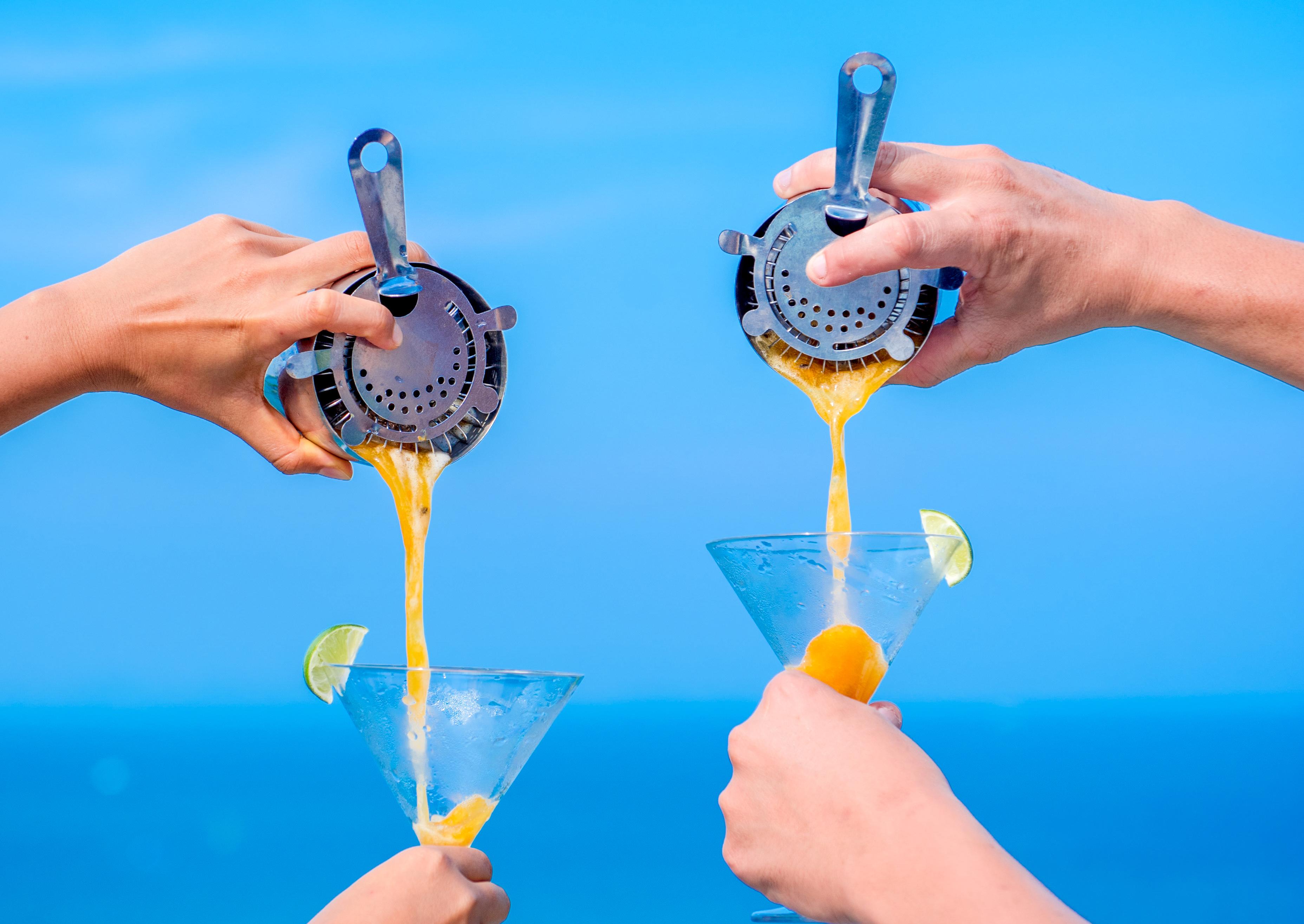 Sri Panwa Phuket Luxury Pool Villa Hotel - Sha Plus Exteriér fotografie Straining a cocktail through a strainer