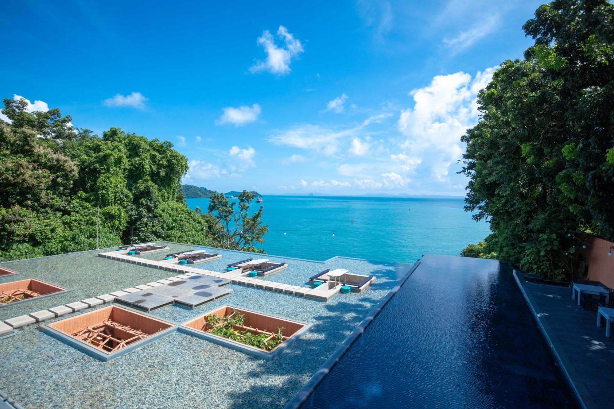 Sri Panwa Phuket Luxury Pool Villa Hotel - Sha Plus Exteriér fotografie Infinity pool at the resort