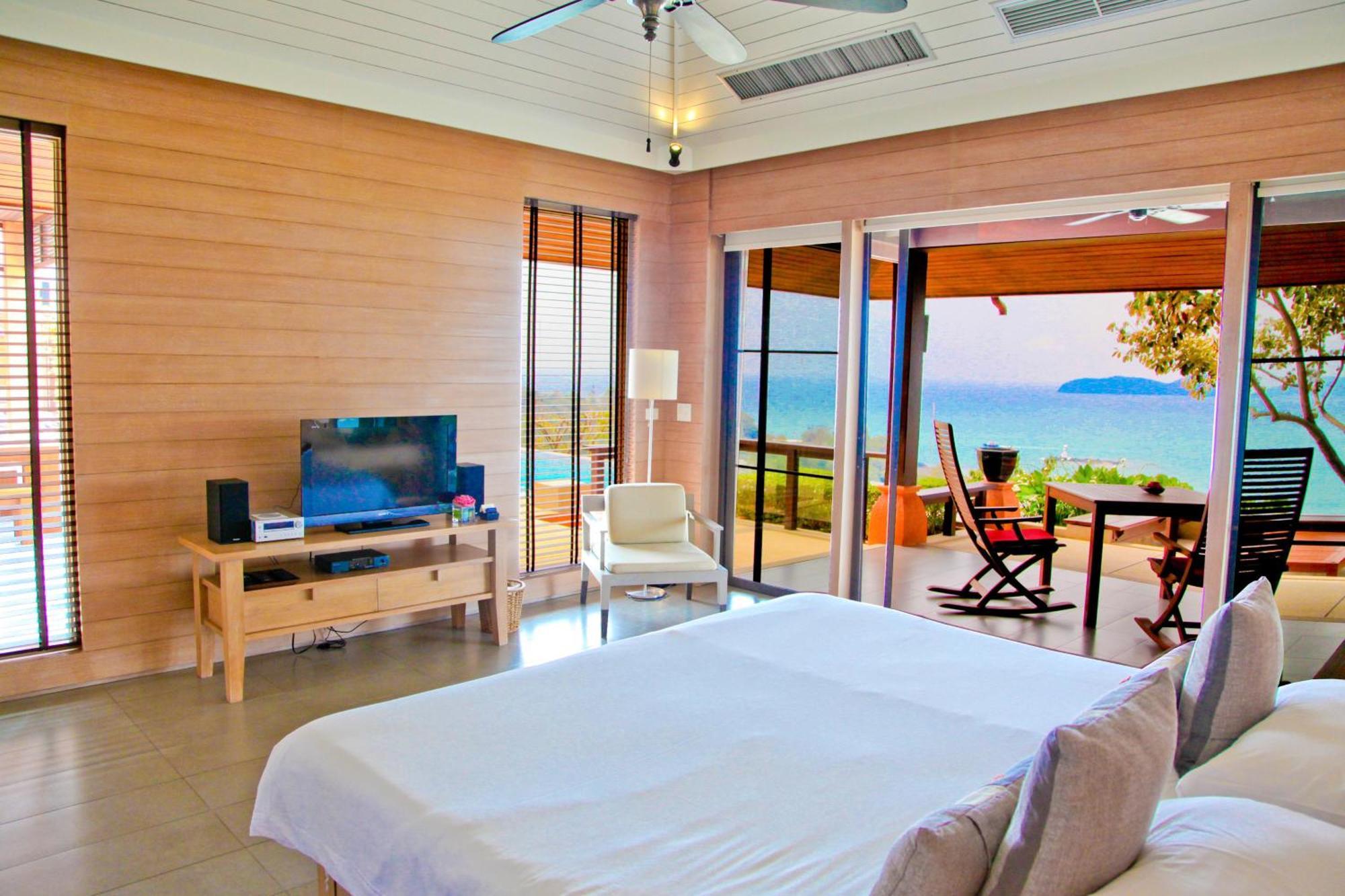 Sri Panwa Phuket Luxury Pool Villa Hotel - Sha Plus Pokoj fotografie A bedroom at the resort